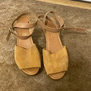 Seychelles wedges